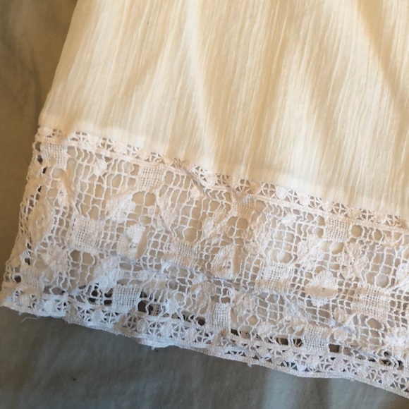 White Flowy Lace Dress - Picture 2 of 4